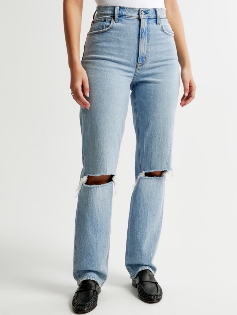 ABERCROMBIE & FITCH The 90’s Straight Ultra High Rise distressed jean wmn 32/14